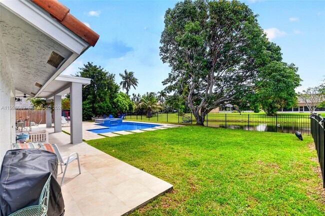 Building Photo - 9592 Majestic Way