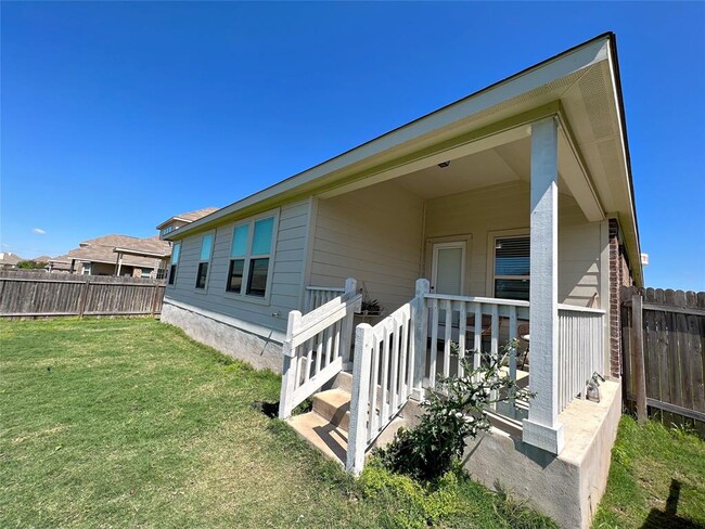 Building Photo - 709 N Emory Cove
