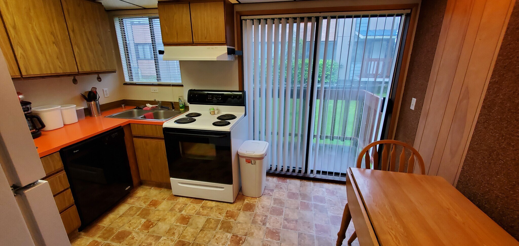 Building Photo - 1524 Mission Rd