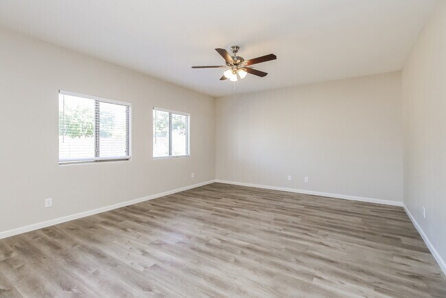 Building Photo - 1830 E Omega Dr