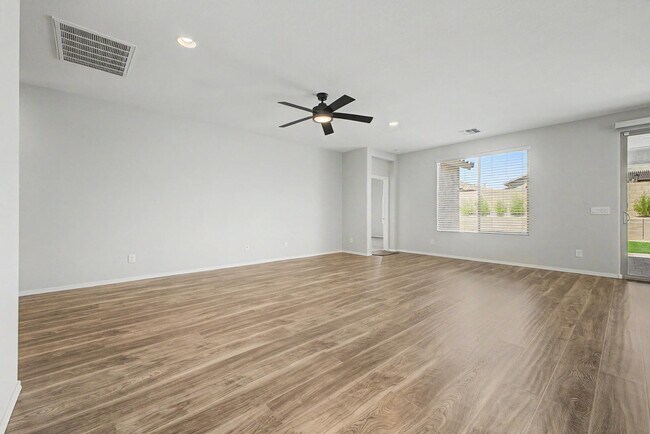 Building Photo - 7104 W Spur Dr