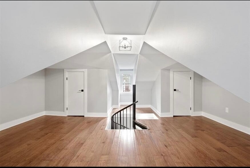 3 bedroom - 1721 Sarah St