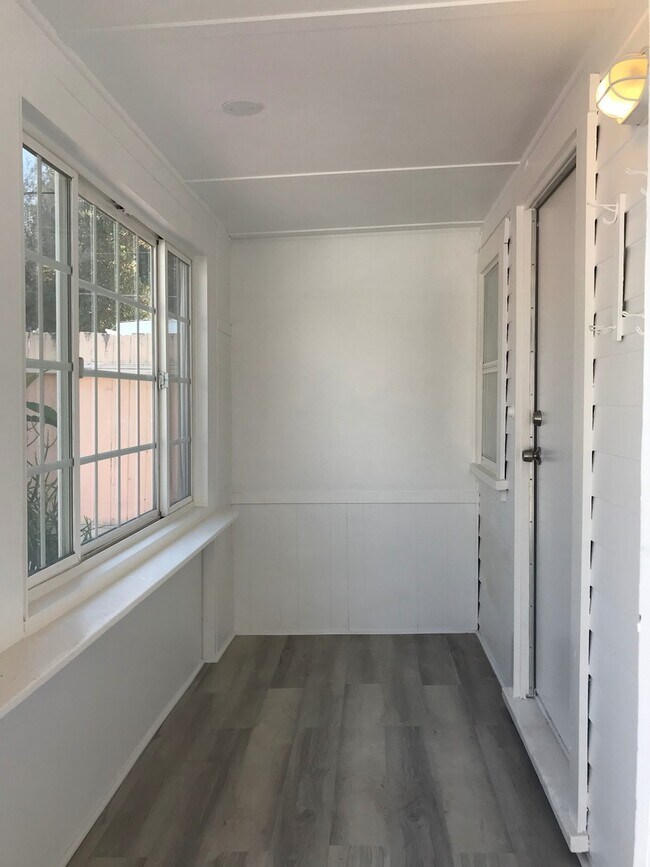 Building Photo - 4041 Van Buren Pl