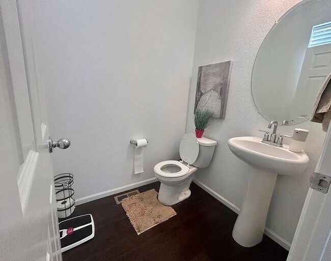 Building Photo - Senderos Creek 3bd paired home