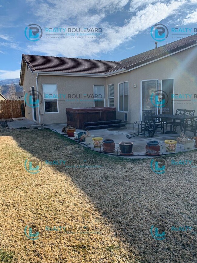 Building Photo - Beautiful 3 Bedroom, 2Bath, 3 Car Garage home in South Reno With Large Back Yard and Hot Tub!