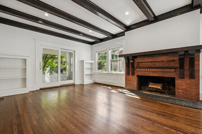 Building Photo - 132 Midland Ave