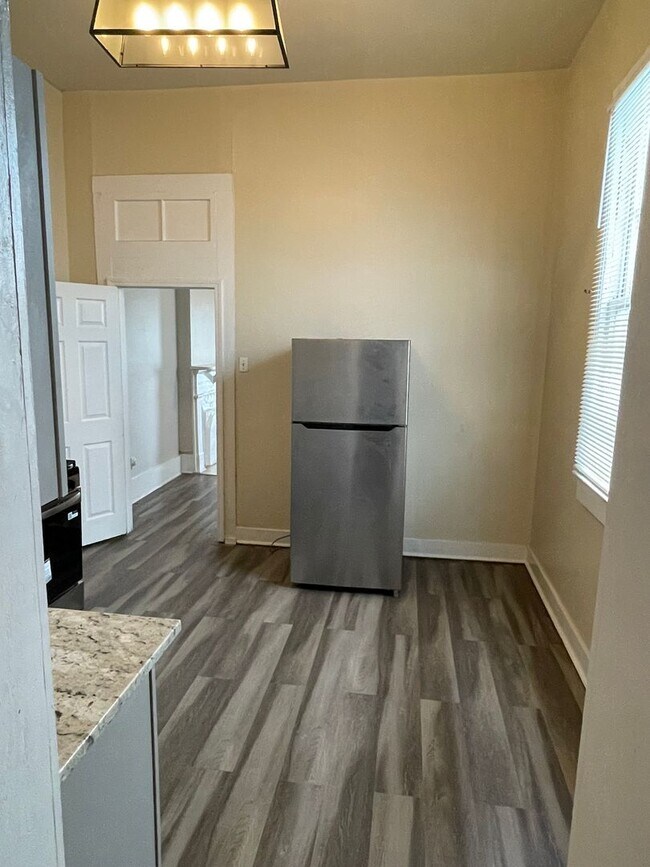 Building Photo - Newly Renovated 2BD/1BA in Bayou St John