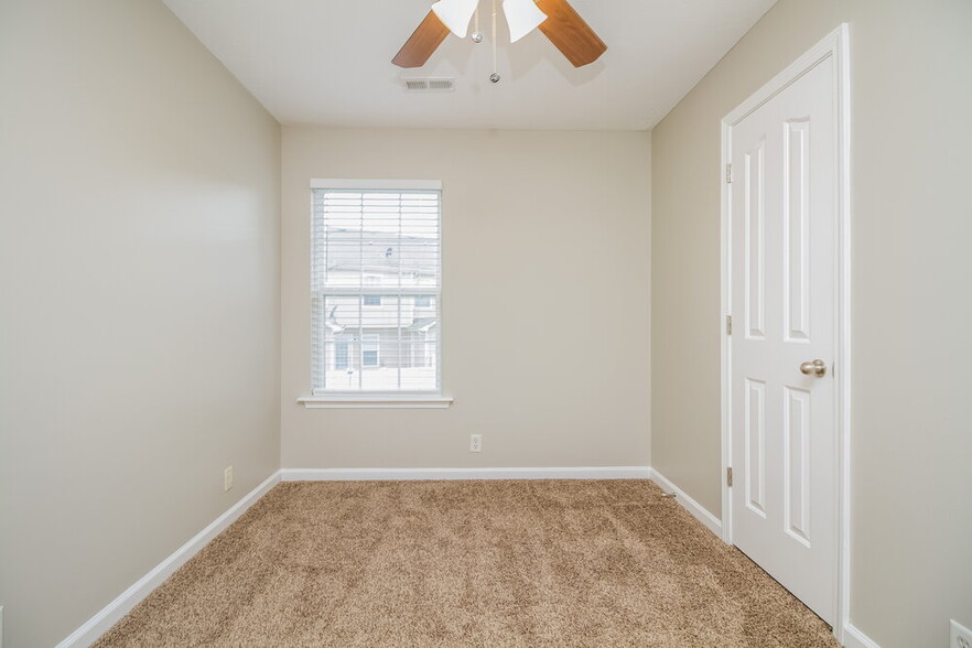 Building Photo - 3011 Ace Wintermeyer Dr