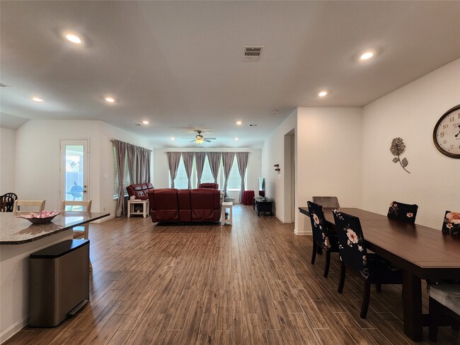 Building Photo - 14007 Hartford Heights Wy