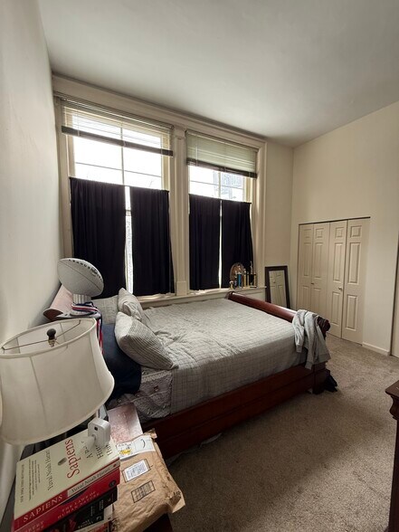 Building Photo - 939 Delaware Ave