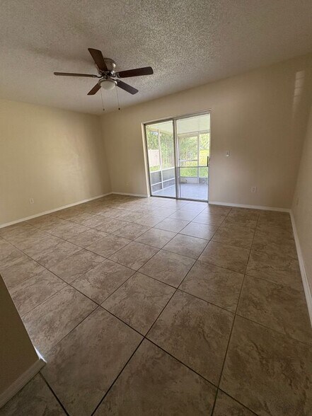 Building Photo - 914 Osceola Trail