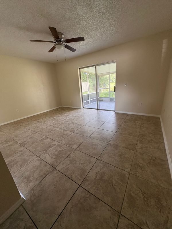 Building Photo - 914 Osceola Trail