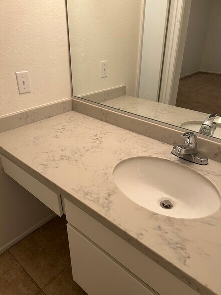 Building Photo - 1975 Boisseranc Ln