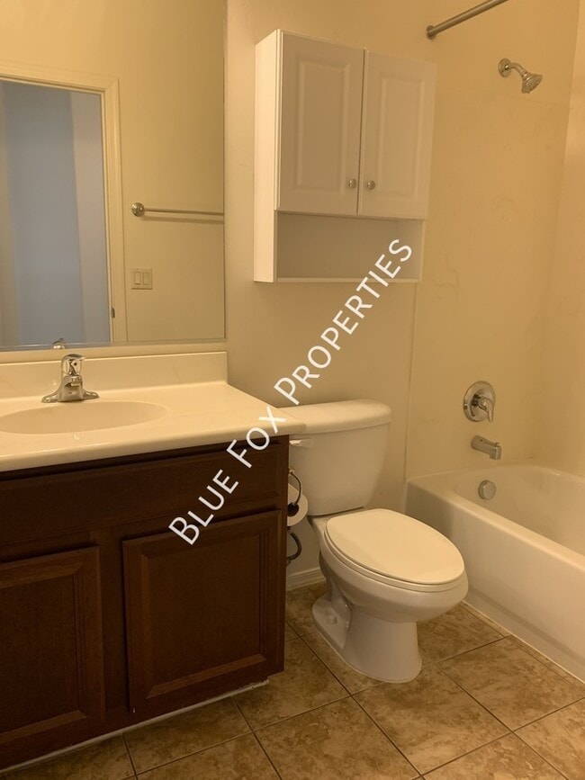 Building Photo - 11921 N Cantata Dr