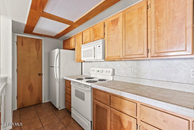 Building Photo - 7465 Stoney Hill Dr
