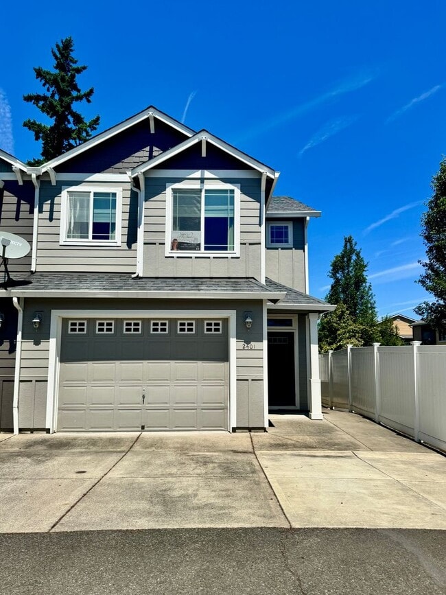 Building Photo - 2401 NE 114th Ct