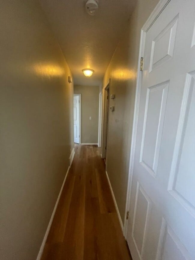 Building Photo - Your New Chapter Starts Here – 5 Bed, 2 Bath Syracuse Home + 2 Weeks Free!