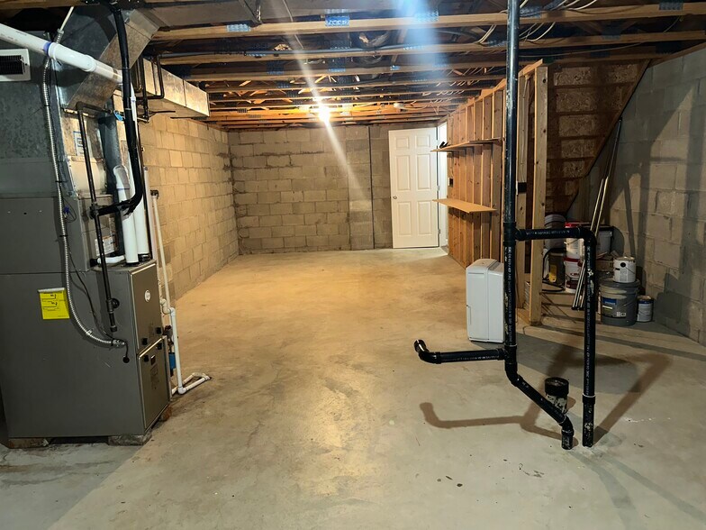 Building Photo - 1996 Camino Ln