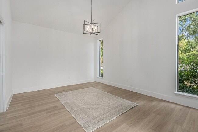 Building Photo - 4334 Lake Grove Dr