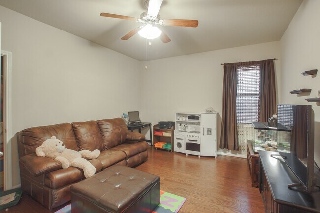 Building Photo - 111 Pheasant Run Dr