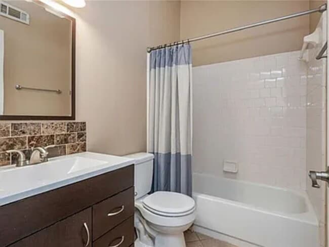 Building Photo - 5022 Anclote Dr