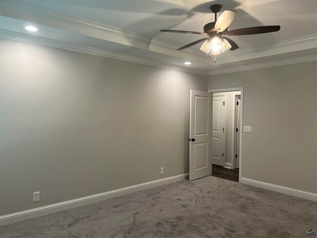 Building Photo - 250 High Ridge Ct
