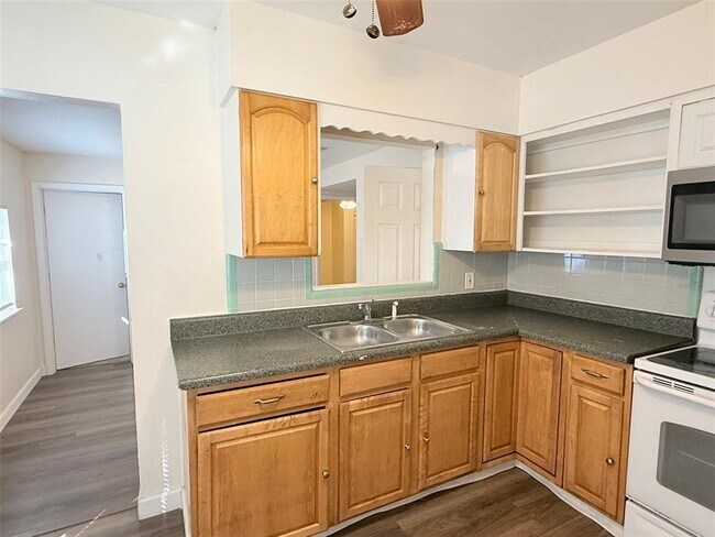 Building Photo - 1543 43rd St S