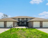 Building Photo - 517 Sky Vue Dr