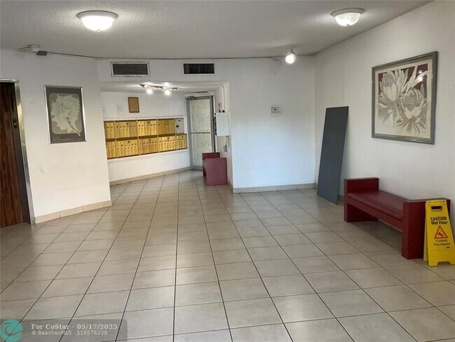 Building Photo - 6101 N Falls Cir Dr