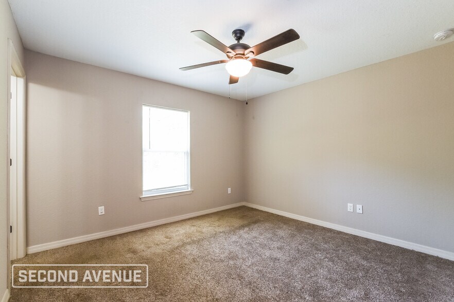 Building Photo - 3253 SE 143rd Ln