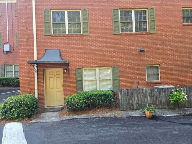 Building Photo - 430 Lindbergh Drive NE