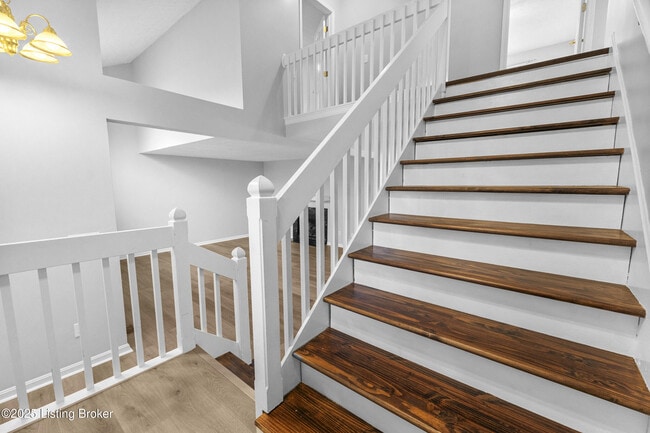 Building Photo - 11001 Bay Run Dr