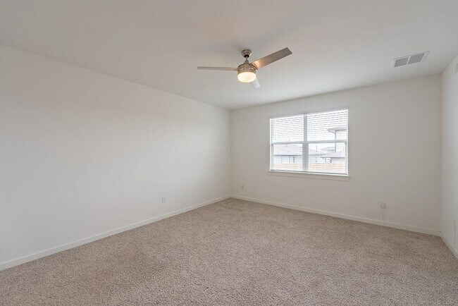 Building Photo - 2901 Louris Ln