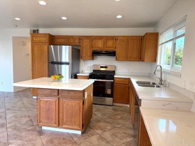 Building Photo - 635 Woodward St