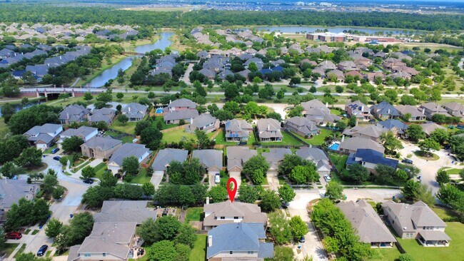 Building Photo - 12131 Cove Ridge Ln