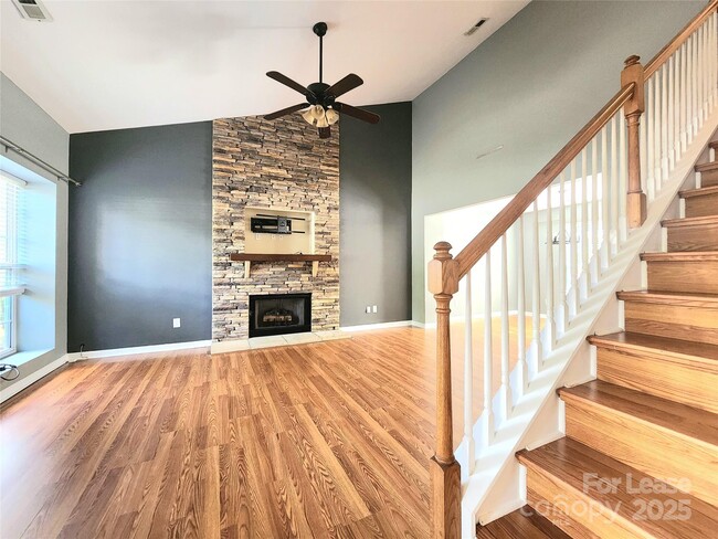 Building Photo - 3108 Leicester Dr