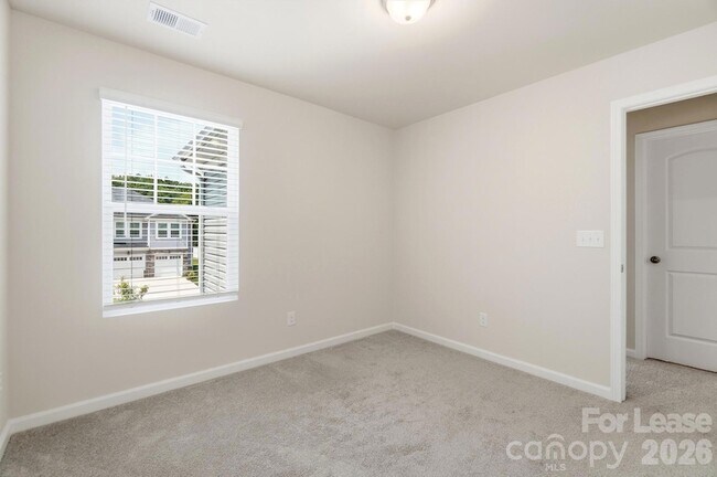 Building Photo - 14862 Tamarack Drive