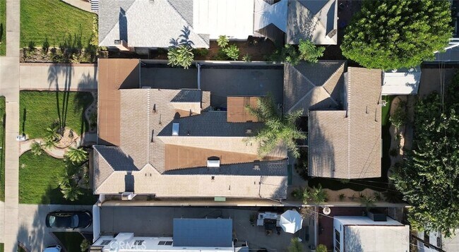 Building Photo - 10832 Huston St