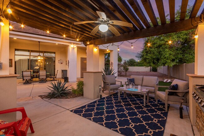 Building Photo - 2143 E Tonto Pl
