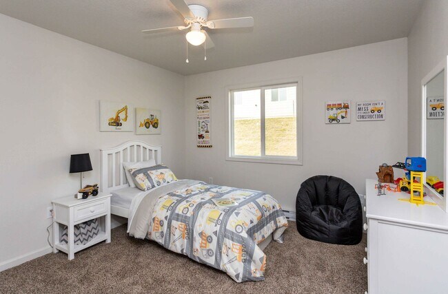 Building Photo - 2 Bedroom, Single-story Townhomes for rent in Osceola, IA