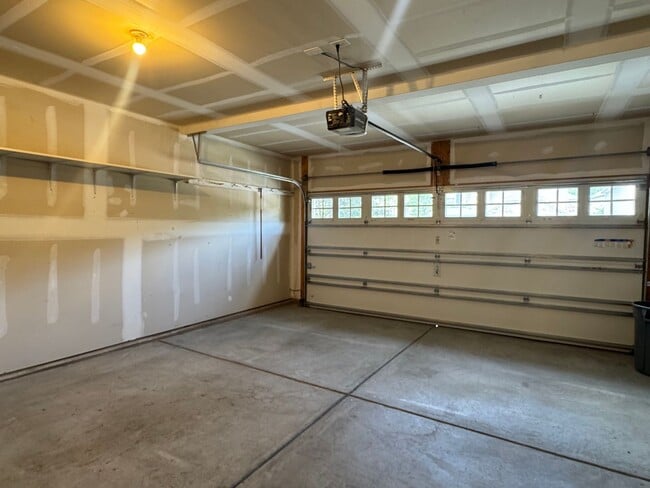 Building Photo - 3 Bedroom/2.5 Bath Brick Townhome in Cary NC