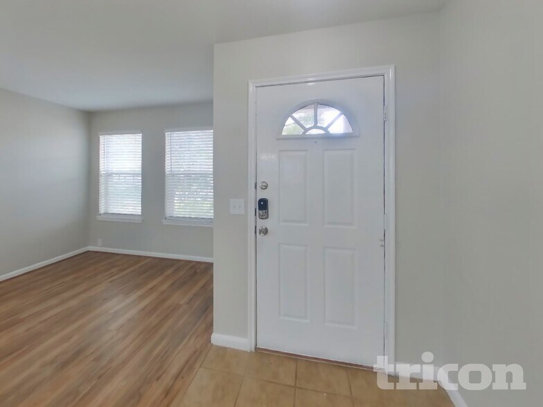 Building Photo - 2744 Woodspring Forest Dr