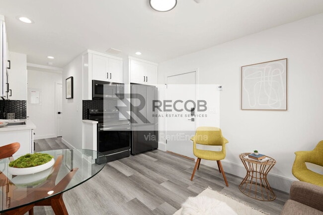 Building Photo - 5144 Manchester Rd