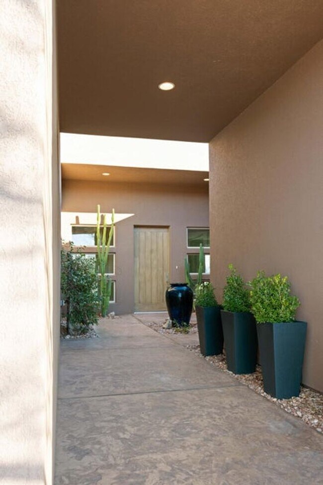 Building Photo - Stunning home with Unobstructed Panoramic Views of Pine Valley Mountain —  6-Month Lease Only