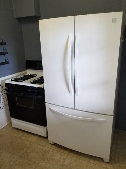 Building Photo - 604 Hummel Ave