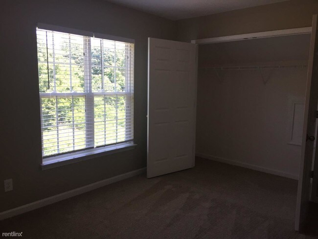 Building Photo - 1650 Sandersted Village Cir