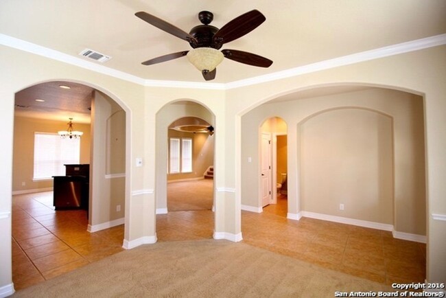 Building Photo - Beautiful 3-Bedroom 2.5 Bathroom in Stillw...