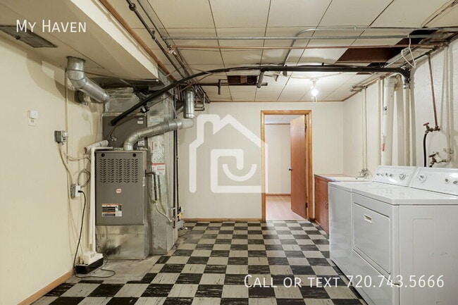 Building Photo - 4410 Teller St