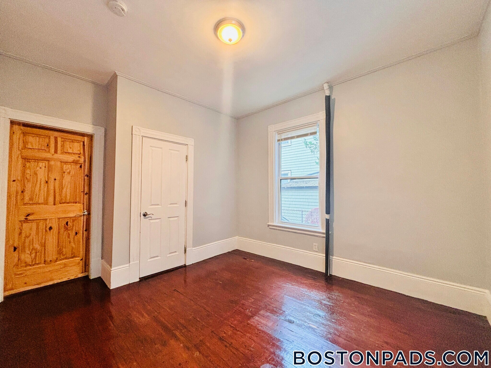 Building Photo - 52 Harvest St