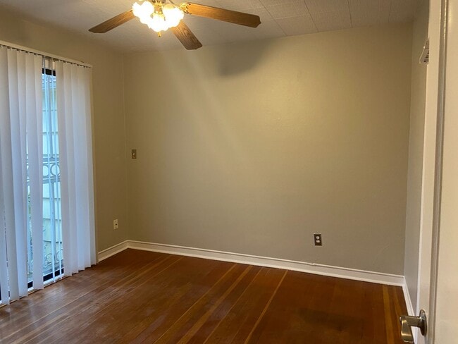 Building Photo - Wonderful Cottage 3 Blocks from Beaverton HS and downtown Beaverton